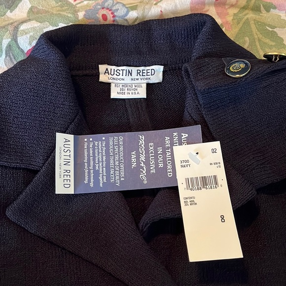 AUSTIN REED Size 8 Santana Knit Feel
Career Navy Blue Military Naval $189 NEW - Picture 10 of 16